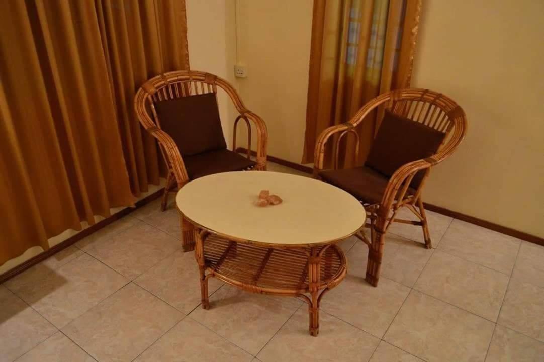 Bluestar Appartement 3, Centre De กรองด์เบย์ ภายนอก รูปภาพ